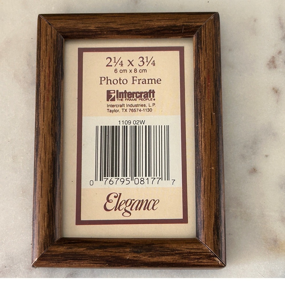 Intercraft Elegance 2.25x3.25 Wood Grain Photo Frame Brown Wallet Size 1109 02W